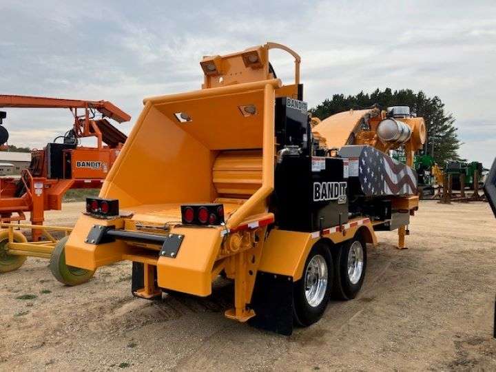 2590 - TOWABLE DRUM STYLE WHOLE TREE CHIPPER - Coleman Tractor Company