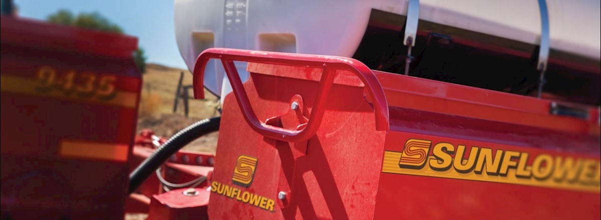 9421 Folding Grain Drill - Terry Implement Co., Inc.